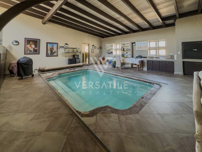 Luxury Beachfront Living – Exceptional 4 Bedroom Home with Unmatched Views - Photo 4