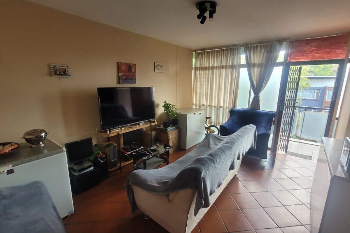 FOR SALE: 1 Bedroom Apartment in Muckleneuk, Pretoria ✨🏡 - Photo 4