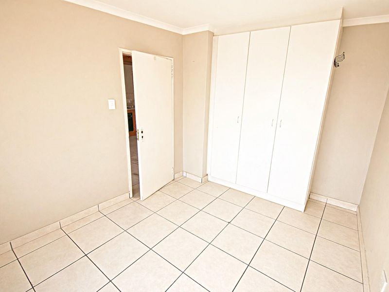 Second Floor Town House - Photo 8
