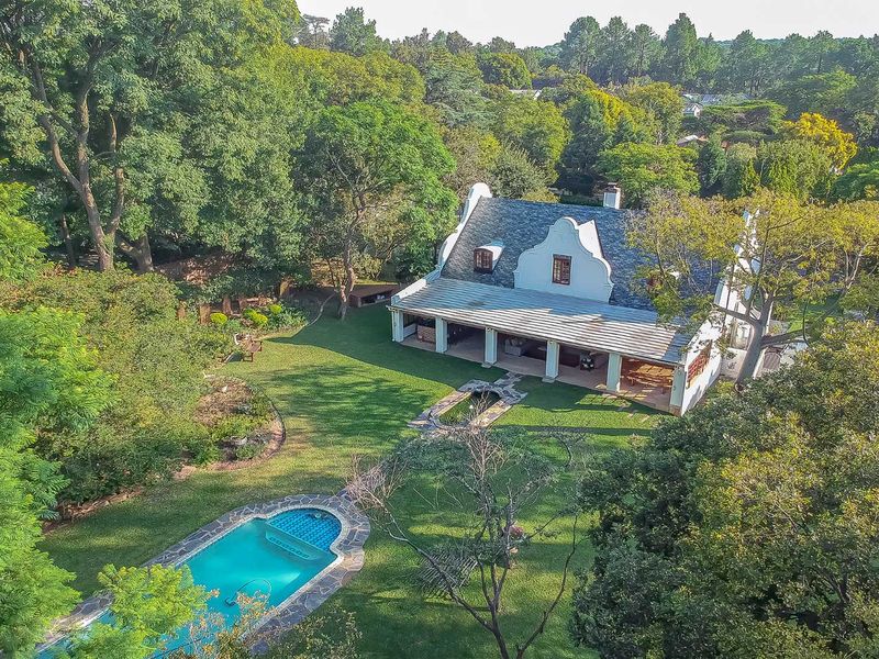 Magnificent Family Home with Cottage on Established Acre in Bryanston East - Photo 1