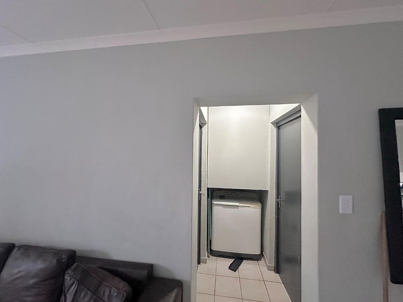 Spacious Ground floor Flat. - Photo 3