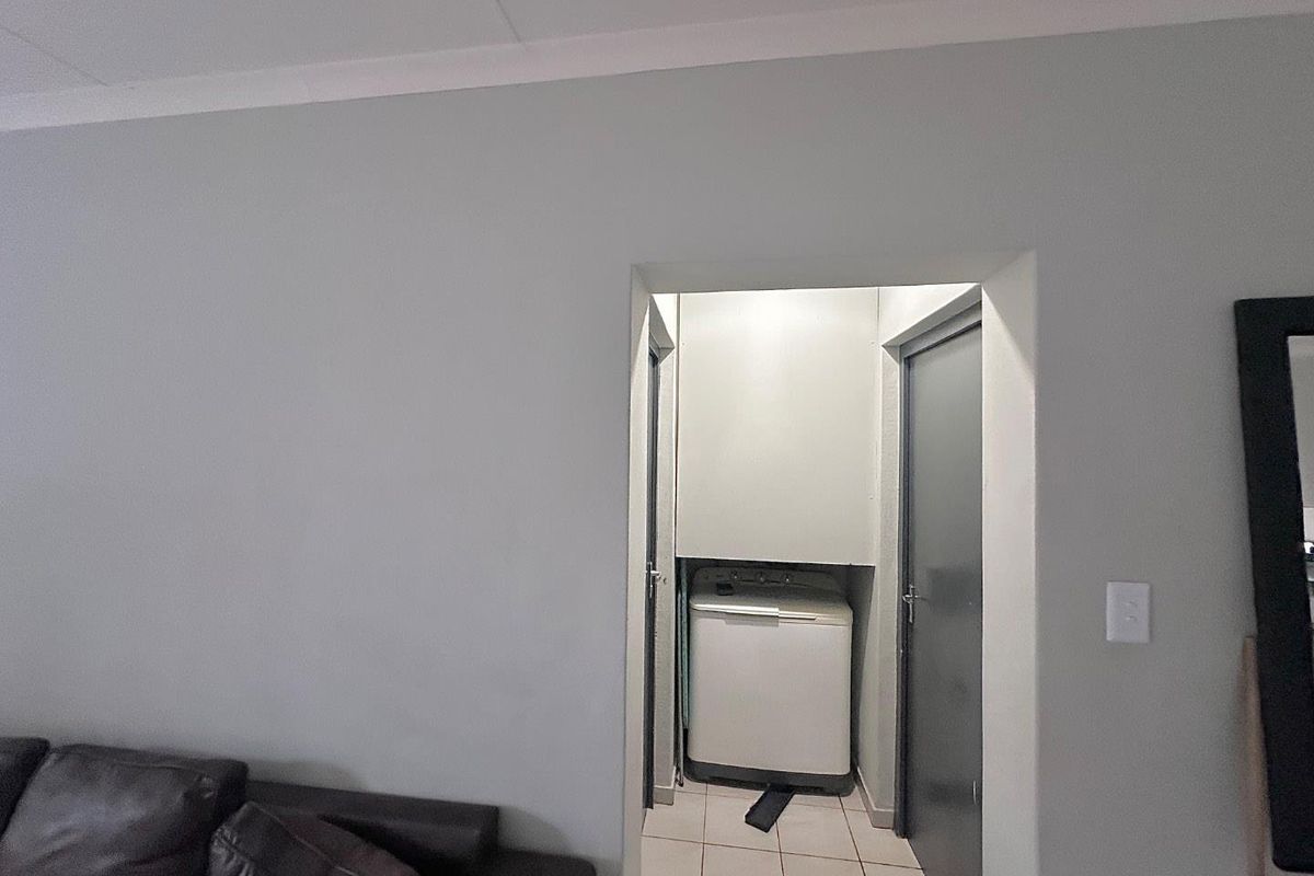 Spacious Ground floor Flat. - Photo 3