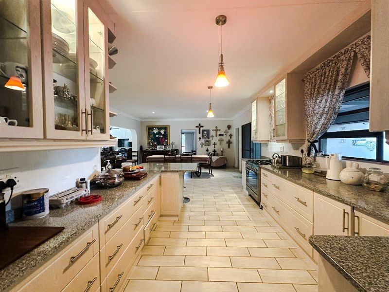 Exceptional Greenbelt Property with Multiple Income Streams in Hoedspruit Wildlife Estate - Photo 7