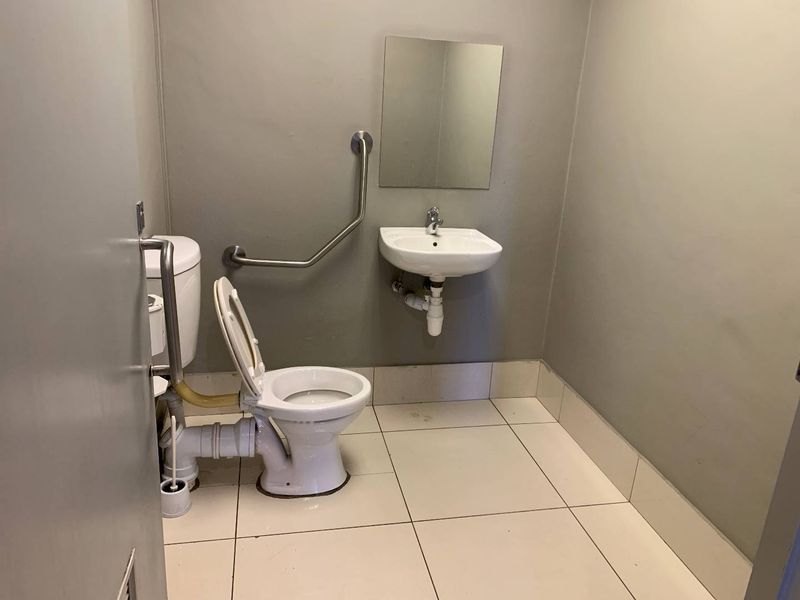 329m2 First Floor Office To Let at 11 Naivasha Road, Sunninghill - Photo 9