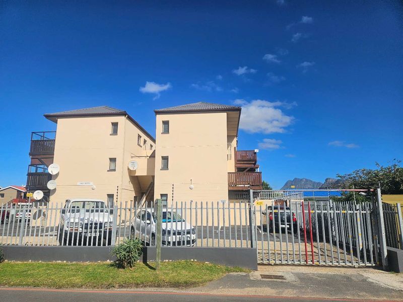 Ground floor 1 Bedroom flat in Three Sisters Kleinmond - Photo 3