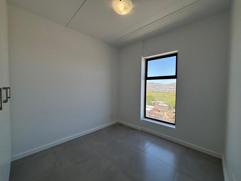 2 Bedroom Apartment To Let in Rivergate - Photo 6