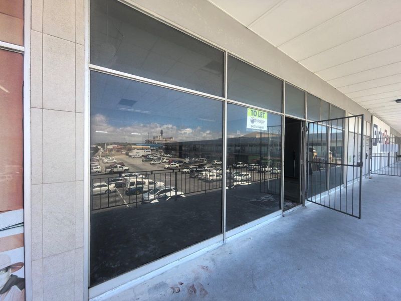 125m2 space available to let - Photo 2