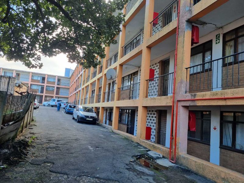 Investment  opportunity Apartment in Southernwood - Photo 2
