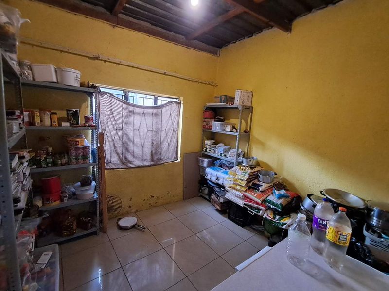 3 Bedroom House For Investment - Photo 4