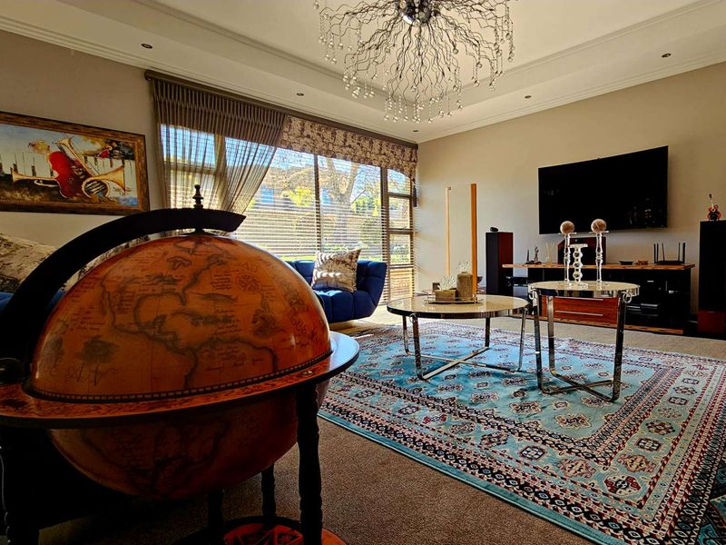 Exquisite Double Storey Haven In Heuwelsig Bloemfontein The Perfect Family Retreat - Photo 9