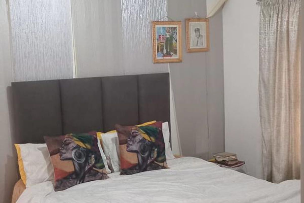 Beautiful Home awaiting it's new owners - Photo 4