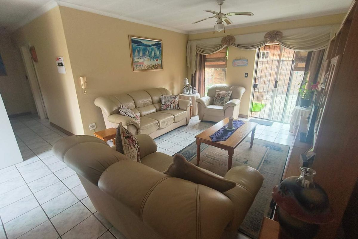 Elardia. 2 Bedroom Townhouse for sale - Photo 5