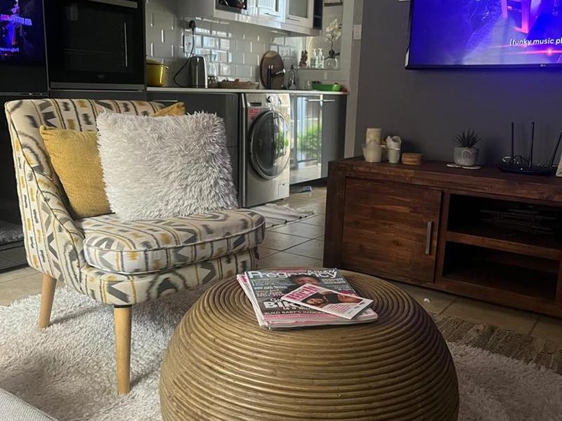 Well maintained 2 bedroom apartment for sale - Photo 3