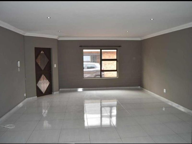 Lovely Cluster for Sale in Brackenhurst - Photo 4