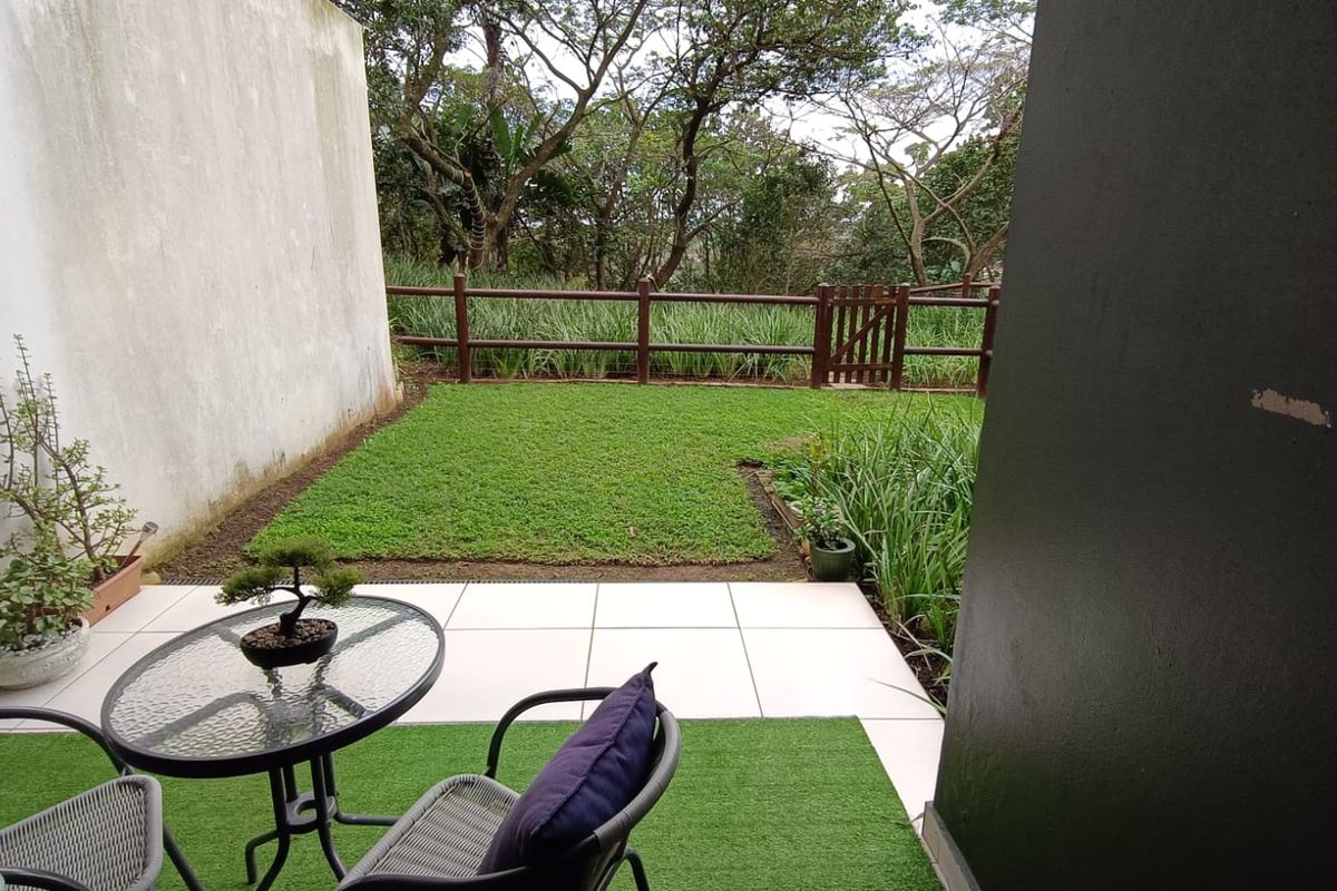 Ground Floor Convenience Meets Estate Living – Rental in Seaward Estates - Photo 2