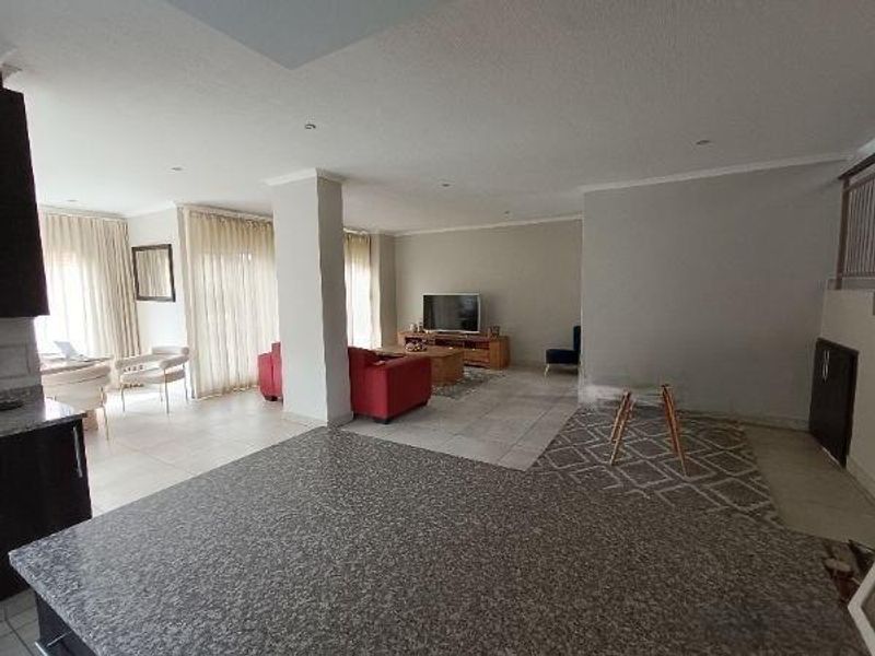 THATCHFIELD SECURITY ESTATE - 4 BEDROOM HOUSE WITH A SWIMMING POOL - Photo 8