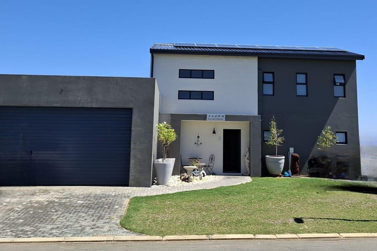 Coastal Luxury & Flair at Breedezicht Estate! - Photo 2