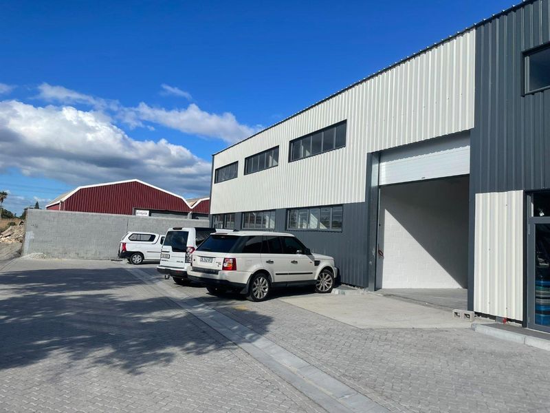 Refurbished 350m2 Mini Factory To Let | Prime Location Near Tokai. - Photo 2