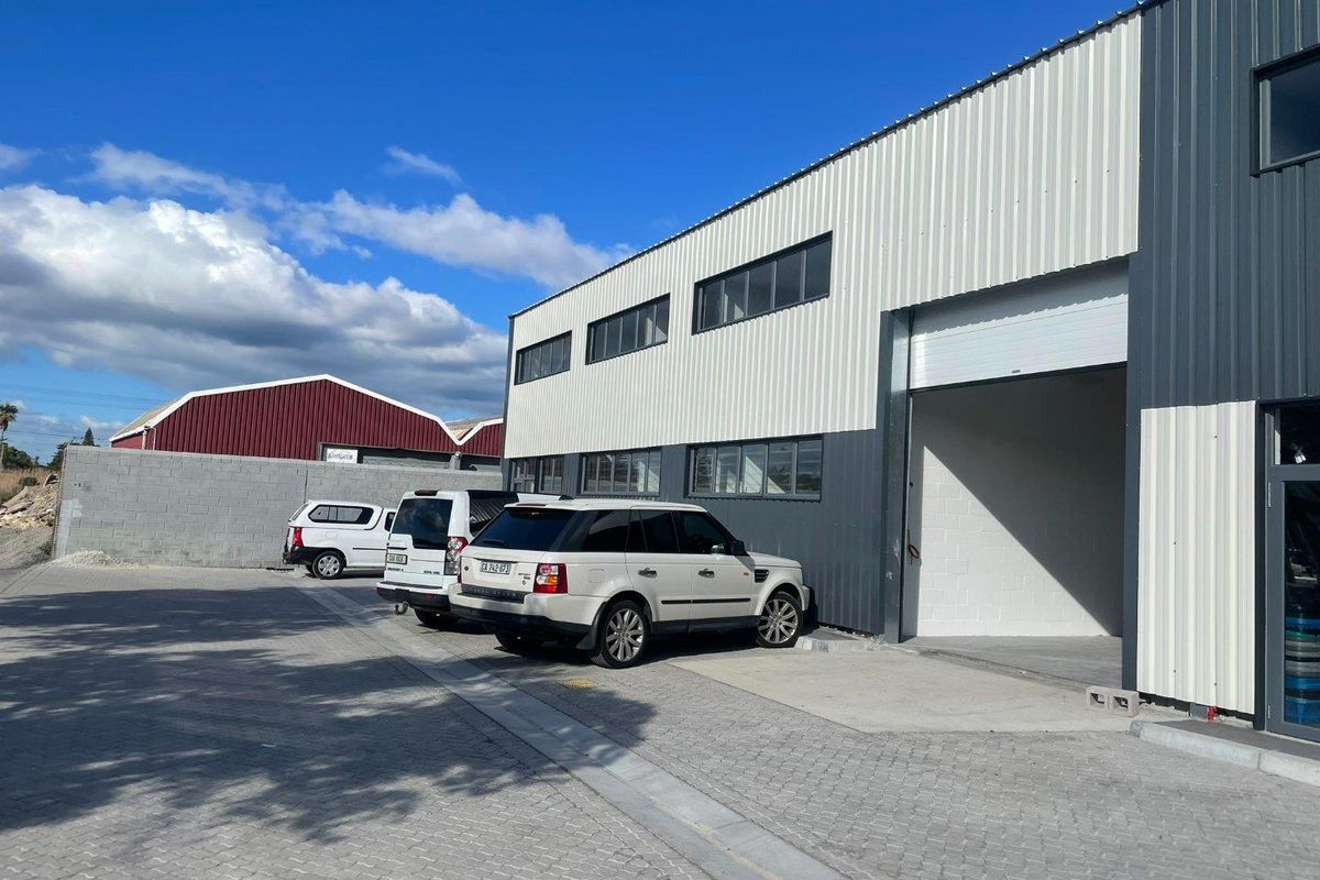Refurbished 350m2 Mini Factory To Let | Prime Location Near Tokai. - Photo 2