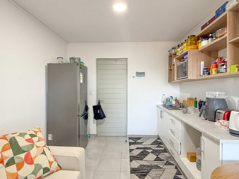 One bedroom Furnished Apartment - Photo 5