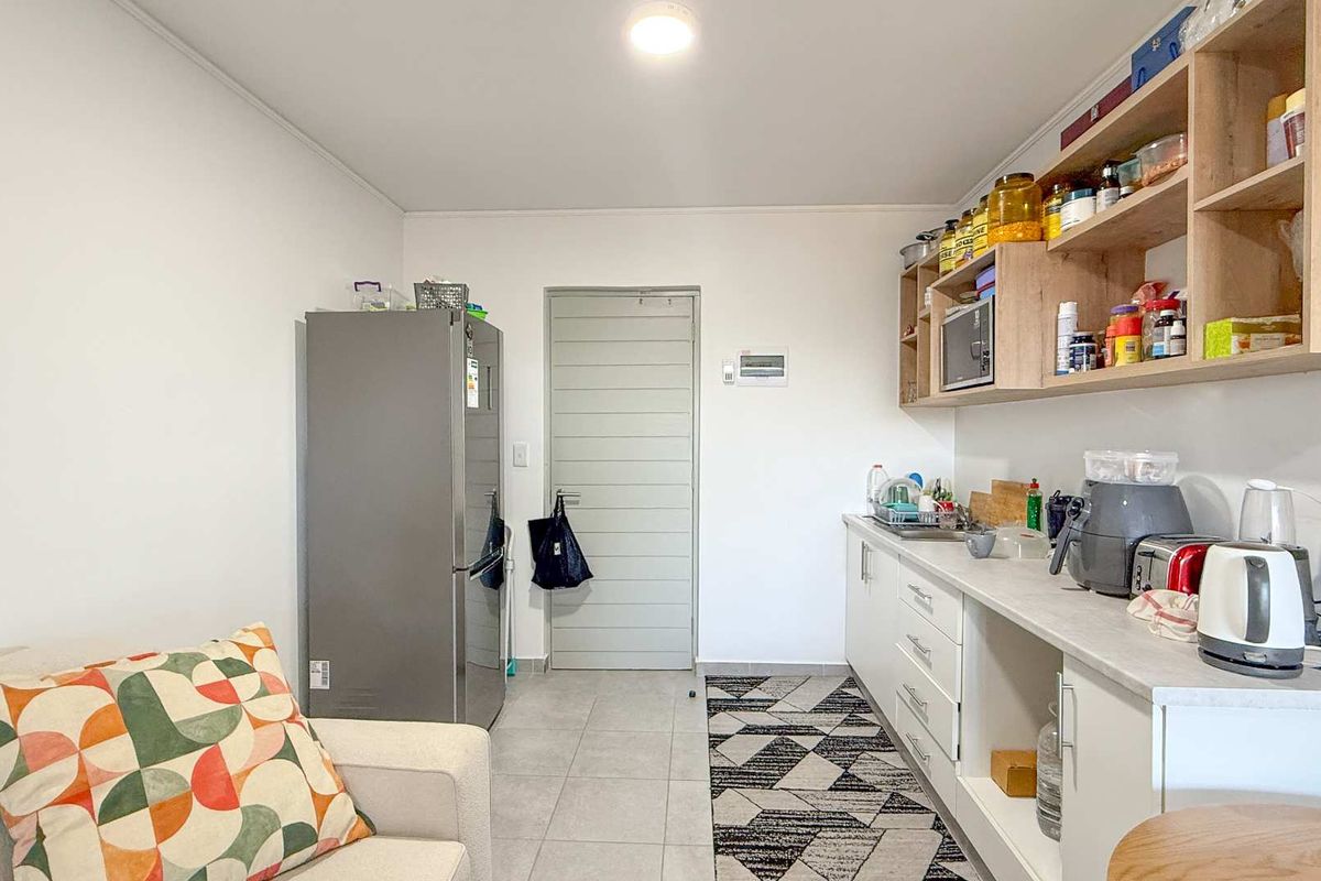 One bedroom Furnished Apartment - Photo 5