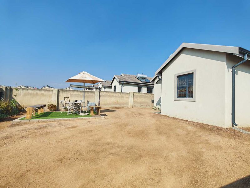 3 Bedroom House for Sale in Tirong Estate - Photo 5