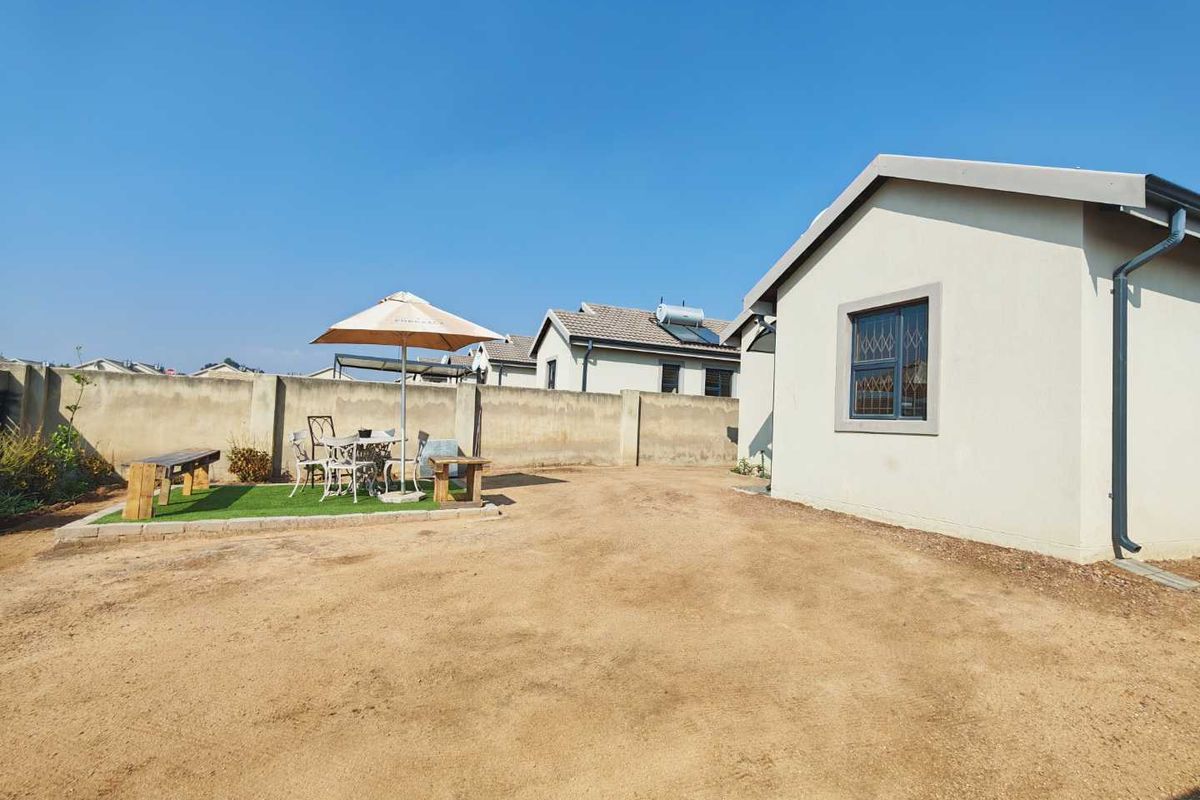3 Bedroom House for Sale in Tirong Estate - Photo 5