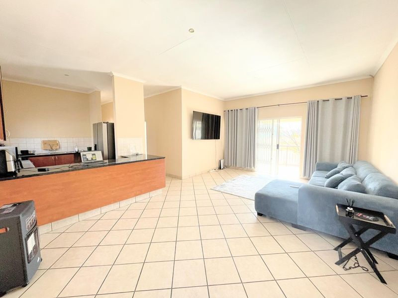 Spacious living, Prime location, Exceptional investment potential. - Photo 2