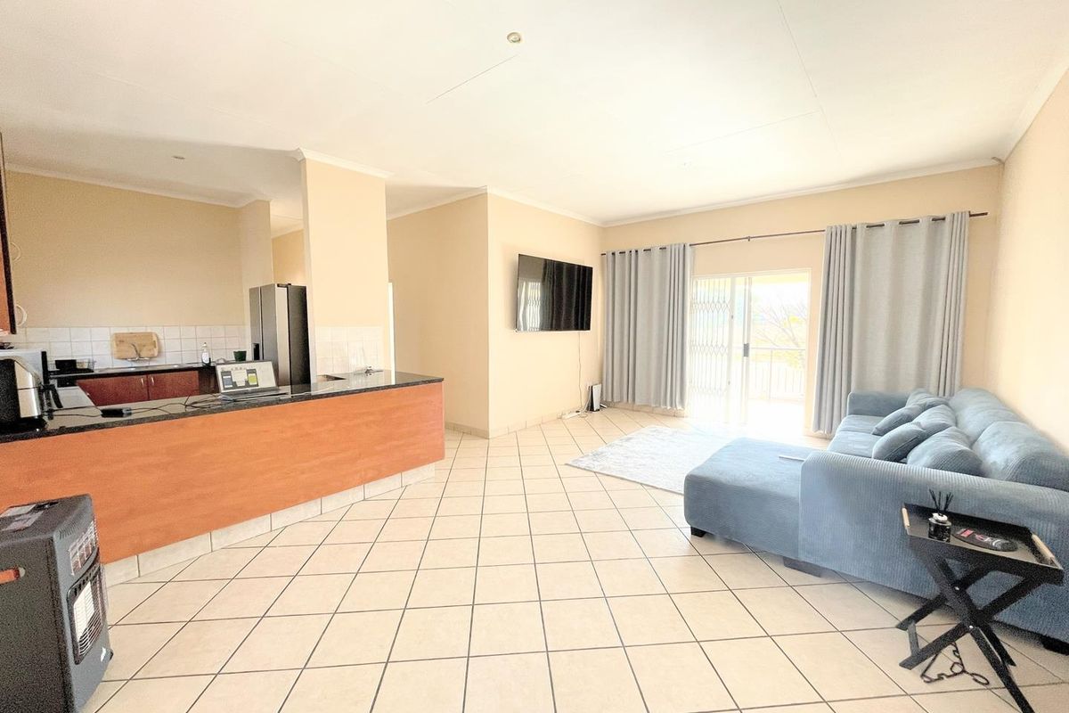 Spacious living, Prime location, Exceptional investment potential. - Photo 2