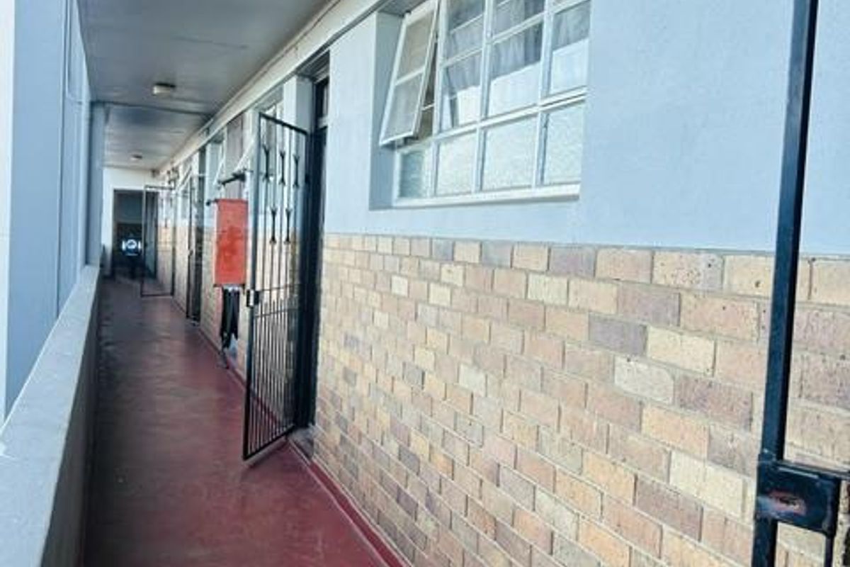 Affordable 2-Bedroom Flat for Sale - Photo 3