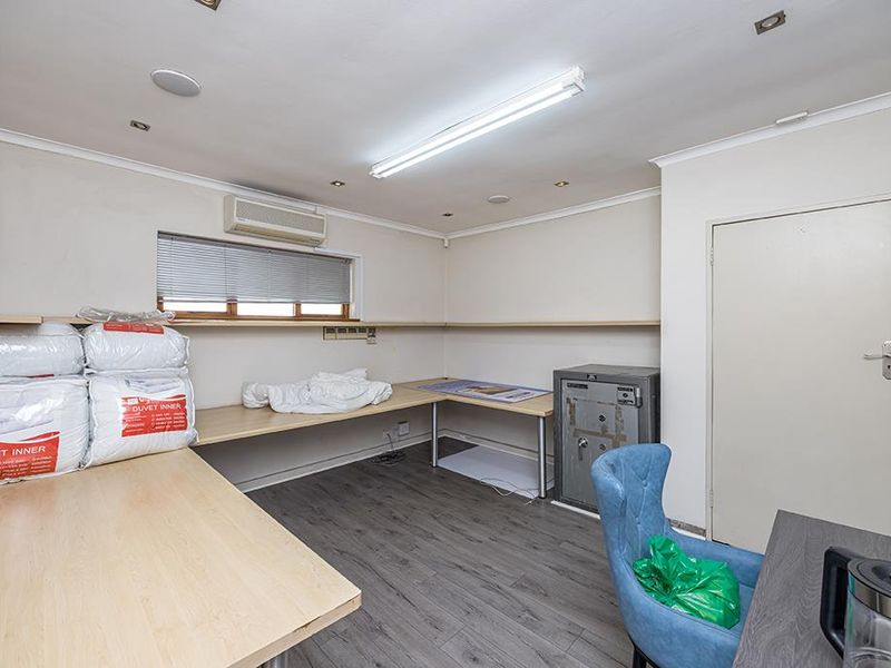 Office Space To Let in Tijgerhof - Photo 9