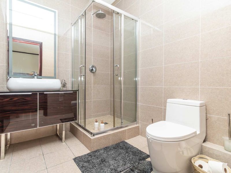 Modern and furnished three-bedroom, two-bathroom townhouse in Carlswald – Midrand - Photo 8