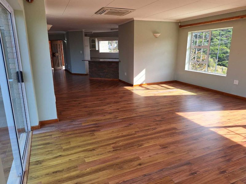 North Facing 3 Bedroom House For Sale in Dana Bay - Photo 10