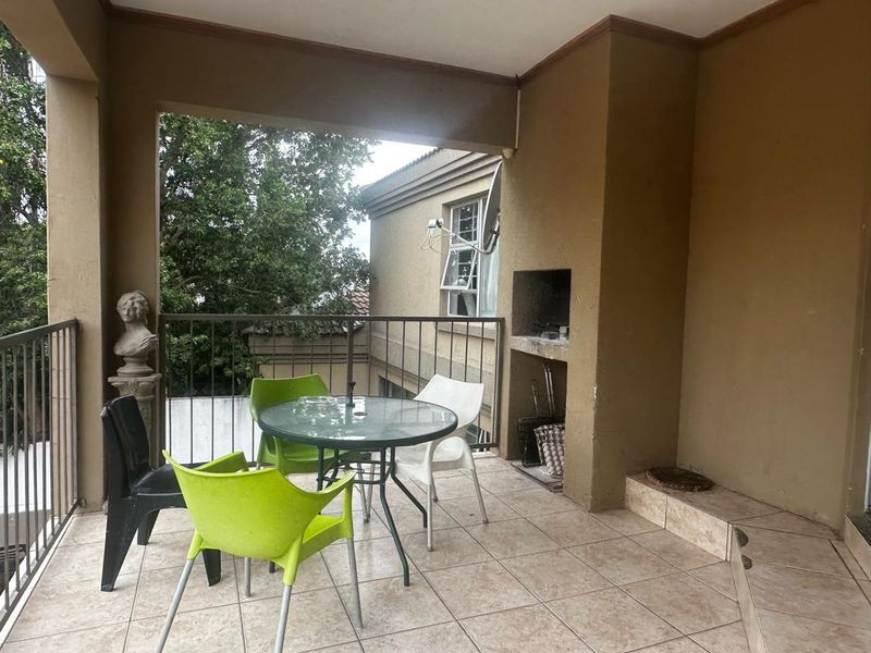 Whispers of Nature: Elegant Duet Living in Baysvalley - Photo 8