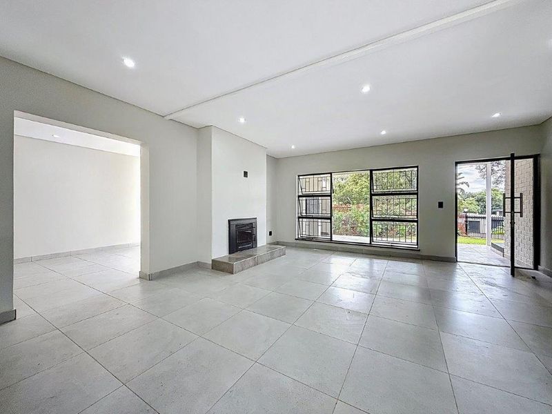 FAMILY LIVING IN MODERNISED HOME. - Photo 9