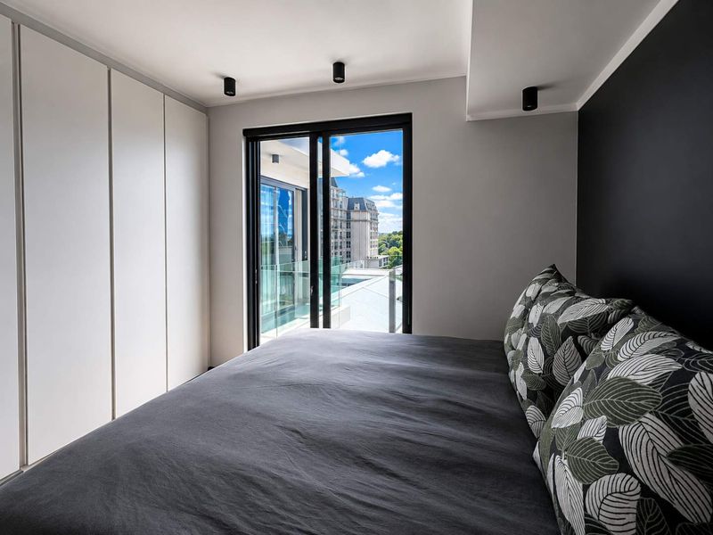 CHIC CITY LIVING - Photo 9