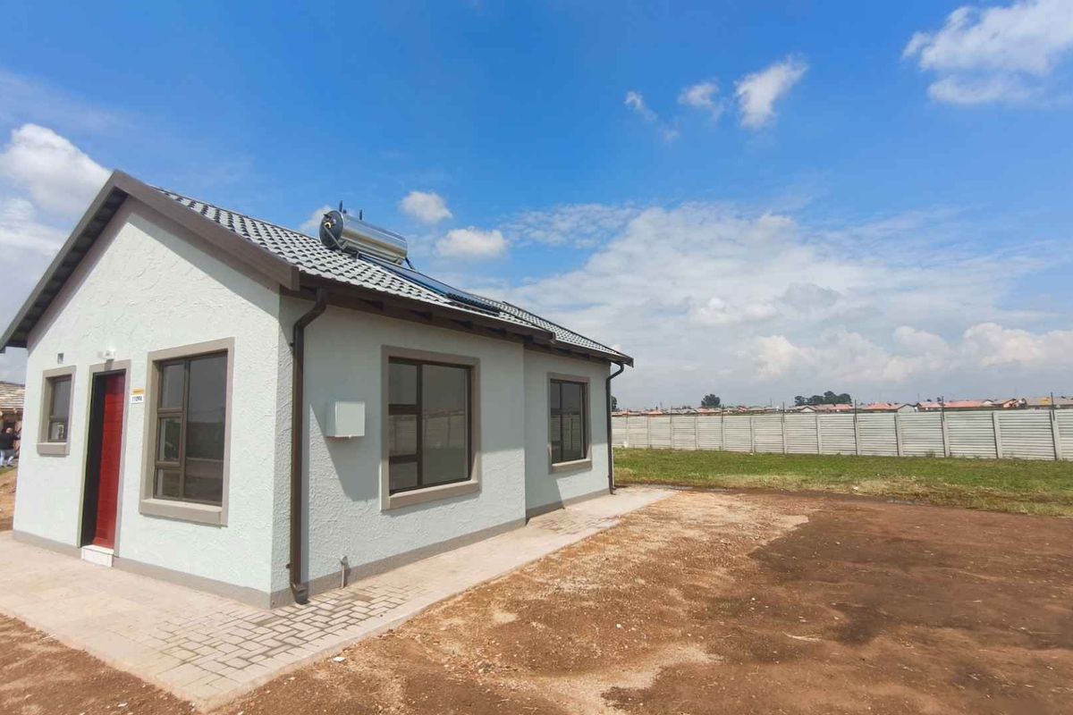 OWN YOUR BRAND NEW FULL TITLE HOME FROM AS LITTLE AS R7 500PM - Photo 2