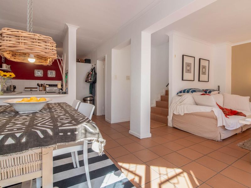 A rare blend of natural light, beauty, convenience and calm - Photo 5