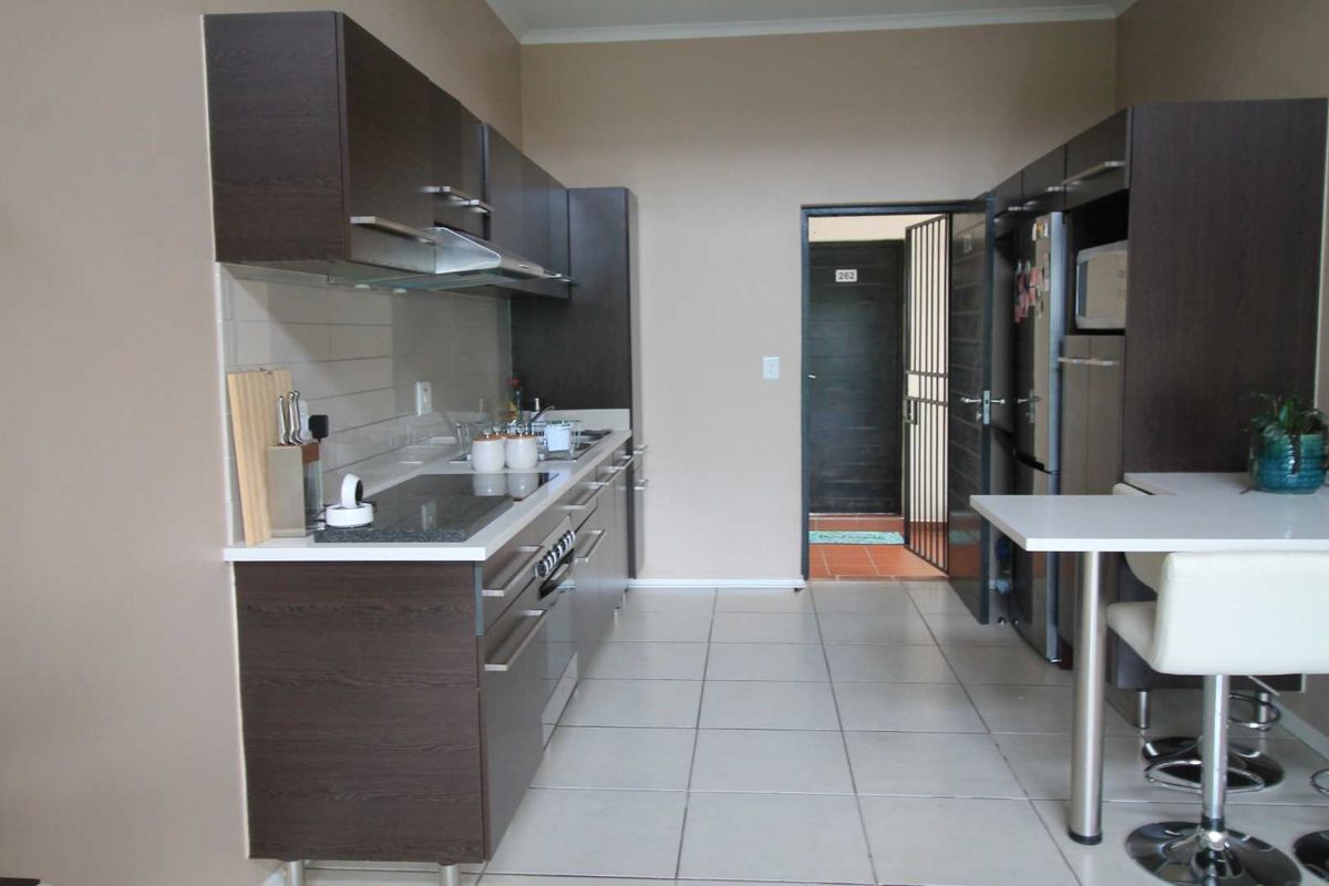 Modern Apartment in Strelitzia Greenstone Hill - Photo 5