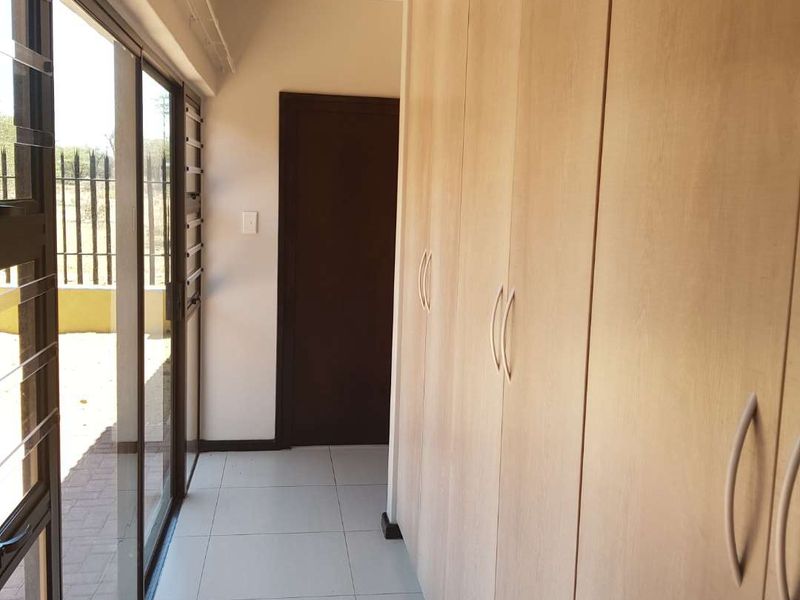 Riverthorn Townhouse For Sale - Photo 9