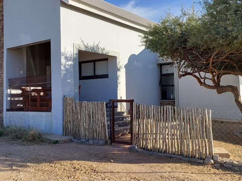 Versatile Property: Industrial, Residential & Office Spaces! - Photo 6