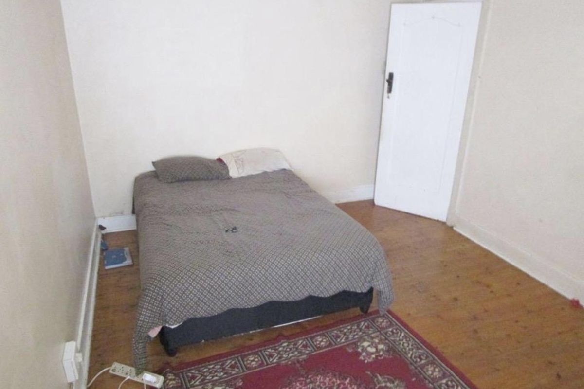 4 Bedroom House For Sale in Bezuidenhout Valley! - Photo 3