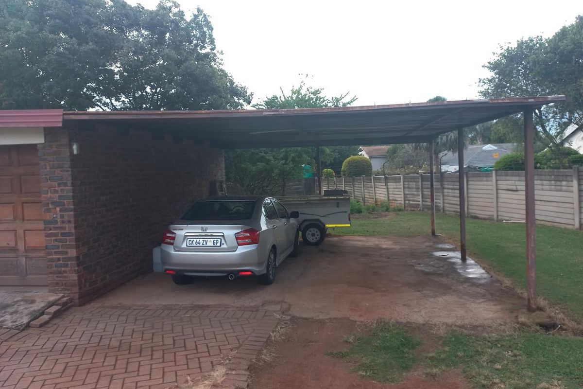 Beautiful Family Home for sale in very popular Lyttelton Manor!! - Photo 3