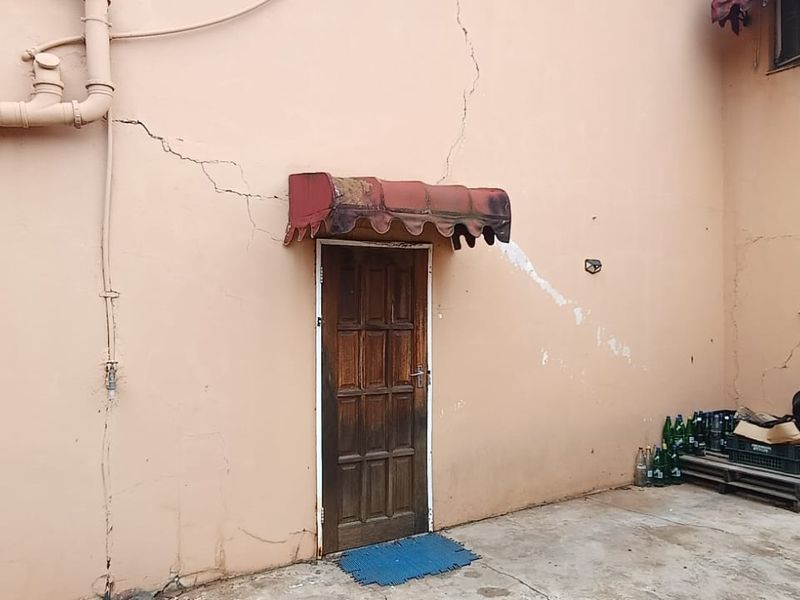 DESIGN YOUR OWN MILTIFARIOUS DUBBELSTORY HOUSE. STRONG WATER. LARGE WOKSHOP. VIEW  TO PLAN. - Photo 4