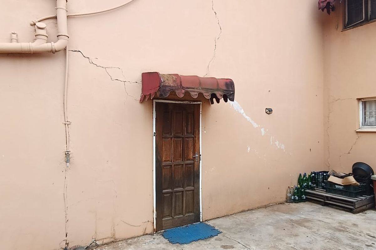 DESIGN YOUR OWN MILTIFARIOUS DUBBELSTORY HOUSE. STRONG WATER. LARGE WOKSHOP. VIEW  TO PLAN. - Photo 4