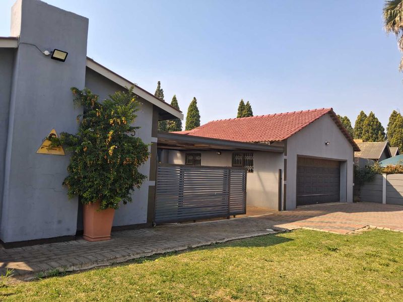 3 Bedroom House For Sale in Vanderbijlpark CE3 - Photo 2