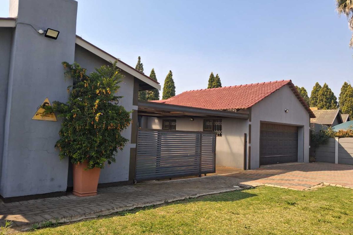 3 Bedroom House For Sale in Vanderbijlpark CE3 - Photo 2