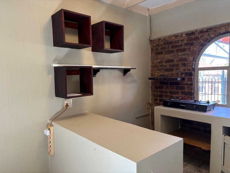 Bachelor Cottage to Rent - Photo 7