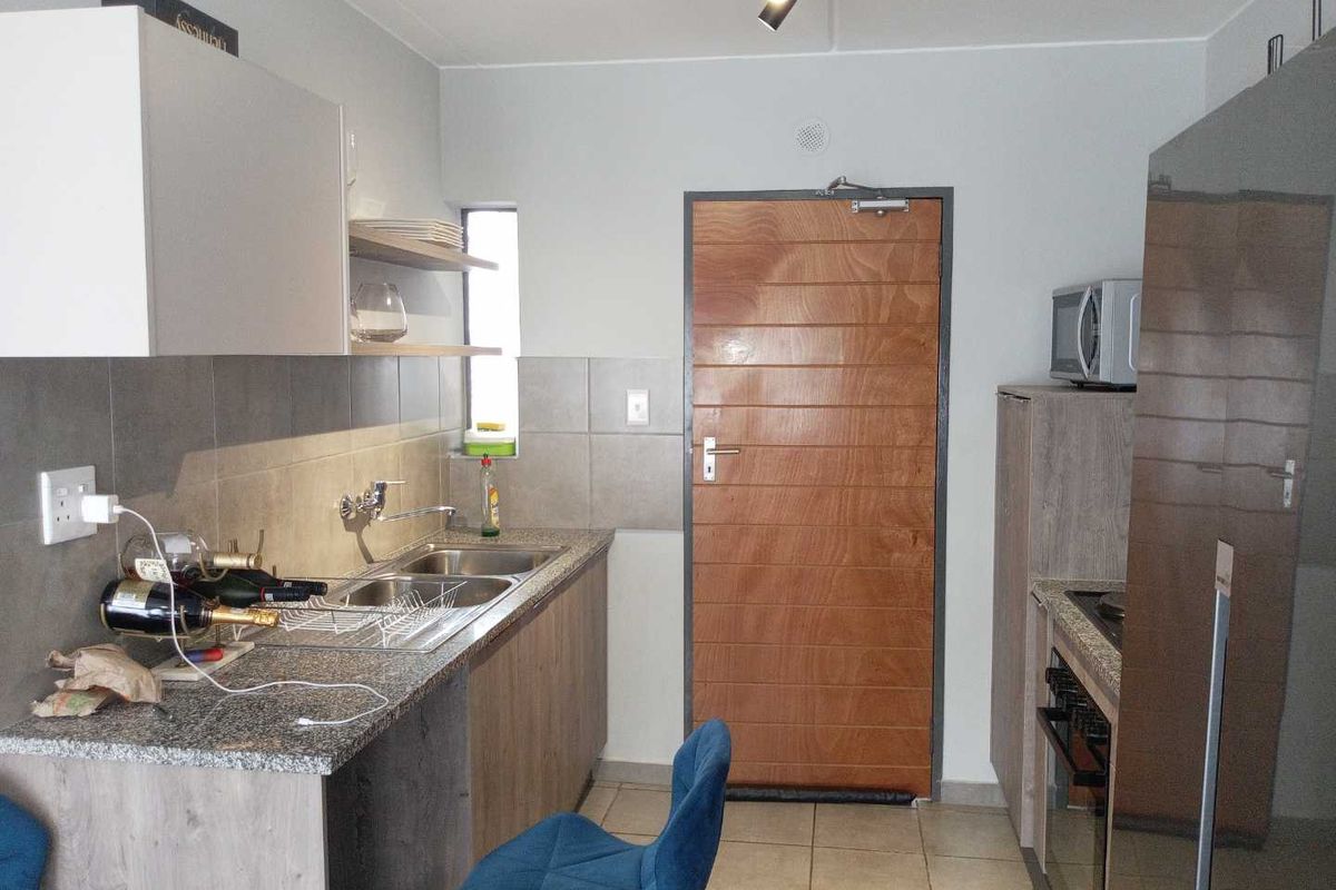 A beautiful 2 bedroom apartment - Photo 3