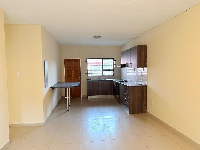 GROUND FLOOR UNIT - Photo 4